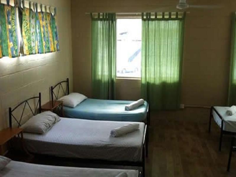Reef Backpackers Hostel Cairns Exterior photo